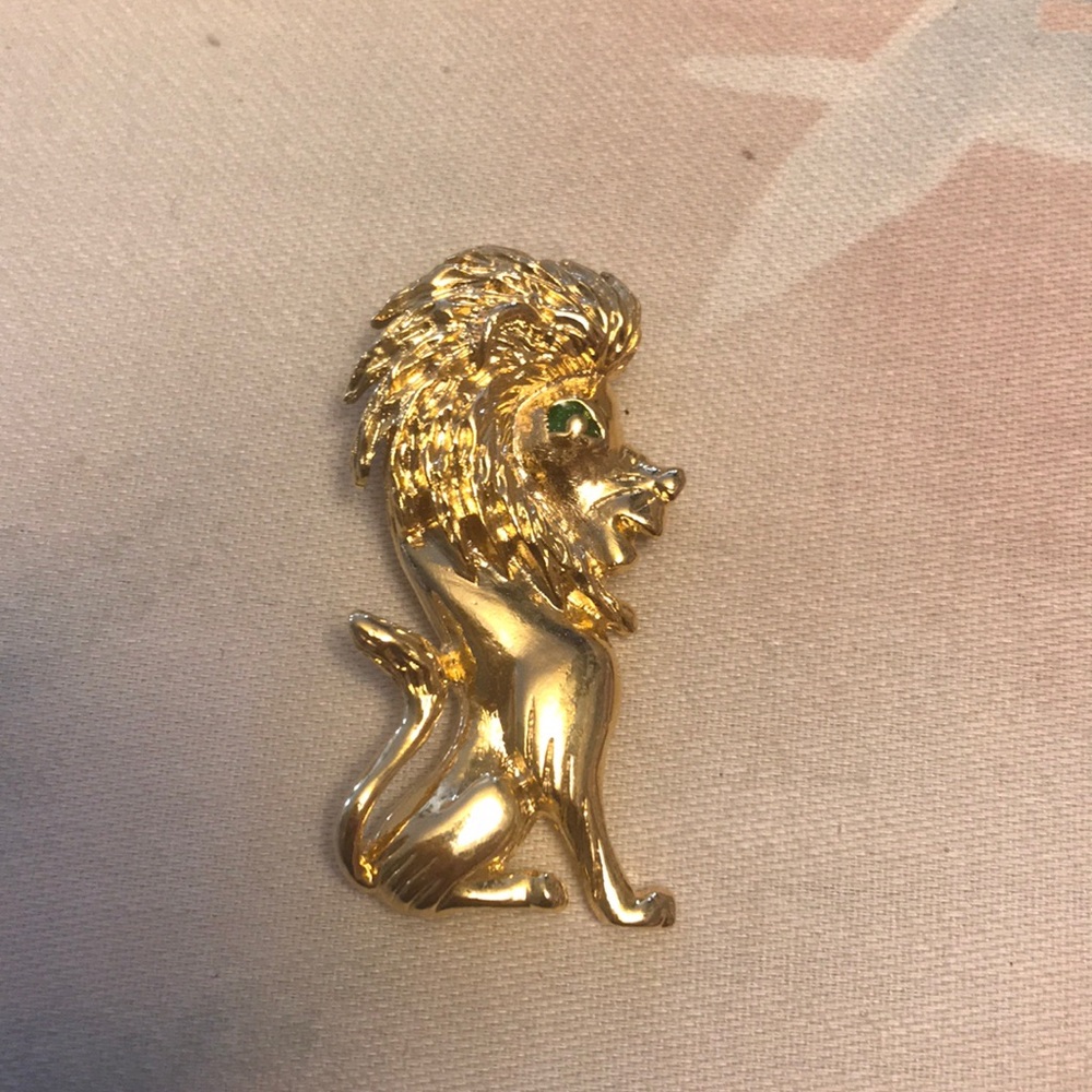Lion Gold Plated Large Pin Vintage.